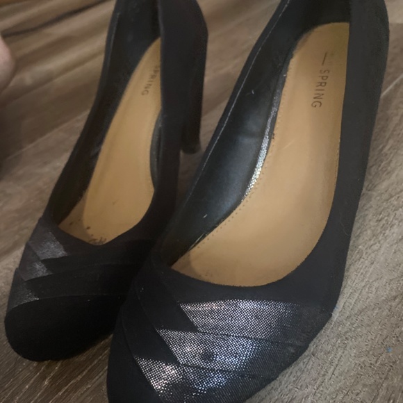 Size 9 Black Heels with accent toe - Picture 2 of 3